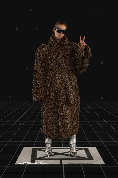 Look 12